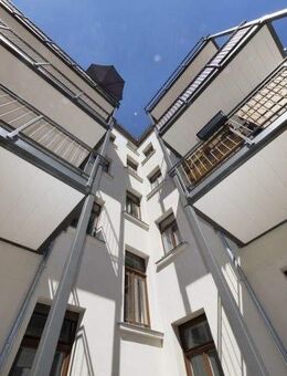 Sanierte denkmalgeschützte Altbauwohnung mit Balkon und Gartenanteil ! - Chemnitz