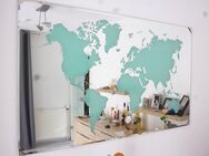 Spiegel mit Weltkarte - Norderstedt