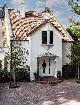 Modernisiertes EFH mit Wintergarten, Kamin, Garten und Vollkeller in familienfreundlicher Lage - Hamburg