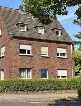 Einmalige Gelegenheit: Dreifamilienhaus mit großem Entwicklungspotenzial - Düsseldorf