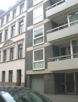 Altstadt Süd - gut geschnittene gepflegte Dreizimmerwohnung mit Balkon in Rheinnähe - Köln