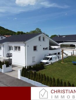 SANIERT AUF HÖCHSTEM NIVEAU AUF BOL: EFH mit ELW in Albstadt-Truchtelfingen - Albstadt