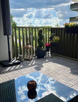 Wunderschöne, großzügige 2-Zimmer Wohnung - mit großem Balkon und Blick ins Grüne - Neuried (Bayern)