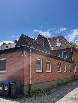 Entdecke die Möglichkeiten! Großes Zwei-bis Dreifamilienhaus mit Gewerbeanteil im Erdgeschoss - Kiel