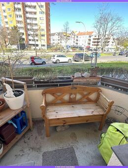 Hochparterrewohnung mit Ballkon - Berlin