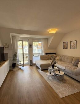 Sehr gepflegte Dachgeschosswohnung in super Lage von Roth - Roth (Bayern)