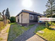 IMMOBERLIN.DE - Attraktiver Bungalow mit Wintergarten & Garage in ländlicher Lage vor den Toren Berlins - Ahrensfelde