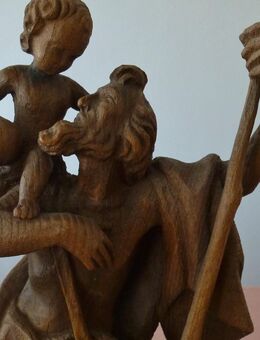 Heiliger Christophorus mit Jesuskind. Handgeschnitzte religiöse Holzfigur. Heiligenfigur, Kirchenfigur. Schöne, detailreiche Handarbeit. Eiche gebeizt. Sehr dekorativ, neutral u. unaufdringlich. - Bad Oeynhausen
