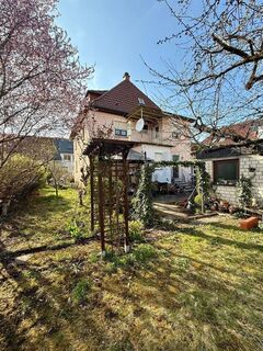 2-Familienhaus mit ausgebautem Dachgeschoss, Doppelgarage, Gewölbekeller uvm. in 74348 Lauffen!