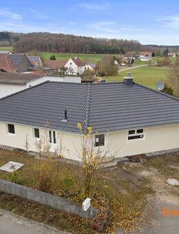 IMMOSPACE *** IHR TRAUM VOM WOHNEN - RUHIG GELEGENER BUNGALOW IN IDYLLISCHER ORTSRANDLAGE *** - Uttenweiler