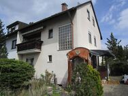 Doppelhaushälfte in ruhiger, beliebter Wohnlage in Roth mit großem Gartengrundstück zu verkaufen. - Roth (Bayern)