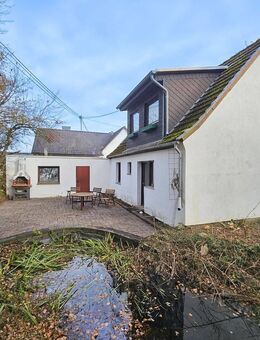 Dornröschenschlaf! EFH mit Garage auf großem Areal bei Asbach. 10 Min. A3, 30 Min. Bonn. - Asbach (Landkreis Neuwied)