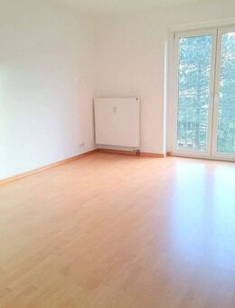 !! 2-Zimmer-Wohnung in gepflegtem Mehrfamilienhaus mit Westbalkon !! - Chemnitz