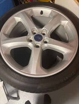235/45 R 18vXL. Originale Ford Alufelgen mit Winterreifen und Druckluftsensor. - Greven Zentrum