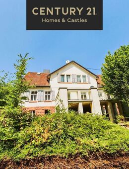 Wundervolle 20er Jahre Direktorenvilla am Wald, 265m² für 1-4 Wohnungen, Mega Terrasse, 5 Carports - Neunkirchen (Saarland)