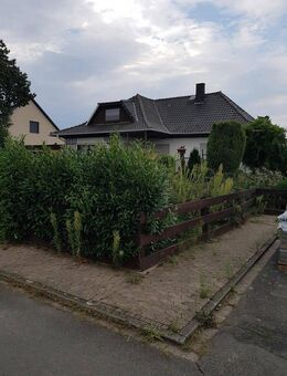 Renovierungsbedürftiges Einfamilienhaus mit großem Garten - Königslutter (Elm)