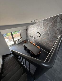 Erstbezug: Frisch renovierte moderne 5-Zimmer-Maisonettewohnung mit Weitblick, Baden-Baden - Baden-Baden