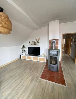 Sehr schöne gepflegte 4 Raum Wohnung mit Dachterrasse ab 08.2025 zu vermieten - Zwickau
