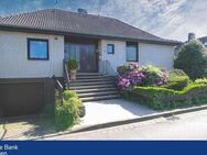 Exklusives Einfamilienhaus mit zwei Garagen und Sauna in zentraler Lage von Garbsen / Berenbostel - Garbsen