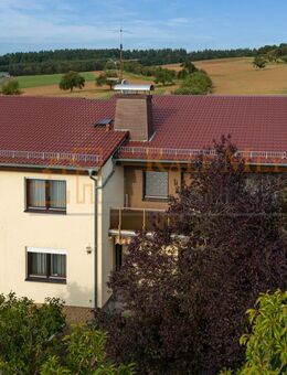 *Einfamilienhaus mit Einliegerwohnung in Feldrandlage von Braunfels-Neukirchen* - Braunfels