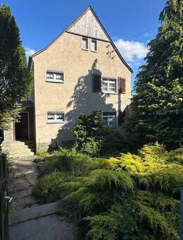 ++ EFH benötigt eine Sanierung auf großem Grundstück ++ - Plauen