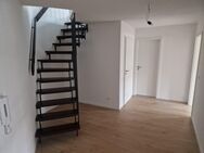 Erstbezug nach Sanierung: Stilvolle 4,5-Raum-Maisonette-Wohnung mit geh. Innenausstattung - Neutraubling