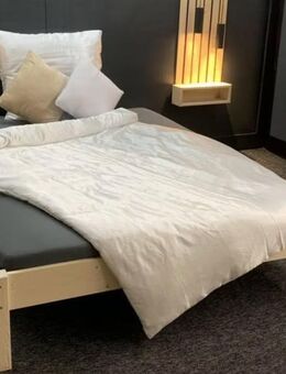 Bett 140×200 aus Massivholz inkl. Lattenrost – sofort abholbar - München Trudering-Riem