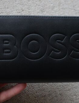 Boss Brillenetui Be Your Own Boss schwarz und Brillenputztuch - Niddatal