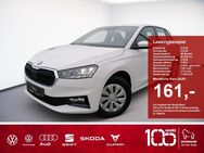 Skoda Fabia, 1.0 TSI Essence FrontA LaneA SignA, Jahr 2022 - Landshut