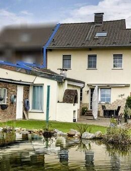 Modernes Wohnen trifft Altbaucharme mit eigenem Schwimmteich - Hückelhoven