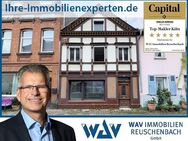 Denkmalgeschützes Haus wartet auf Sanierung - Brühl (Nordrhein-Westfalen)
