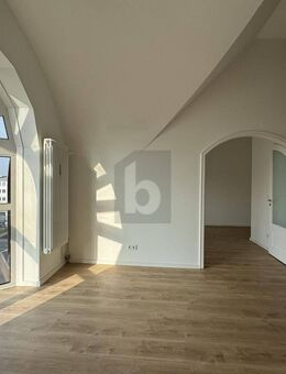 BEZUGSFREIES LOFT MITTEN IN SCHWABING - München