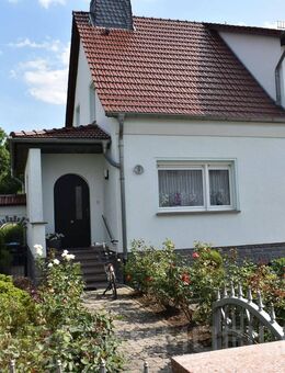Gepflegte Doppelhaushälfte in ruhiger Lage von Borna – sofort bezugsfrei - auf Wunsch möbeliert - Borna