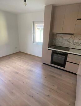 Attraktive 2-Zimmer-Wohnung mit Einbauküche, Terrasse und Garage - Unterdürrbach, Würzburg - Würzburg