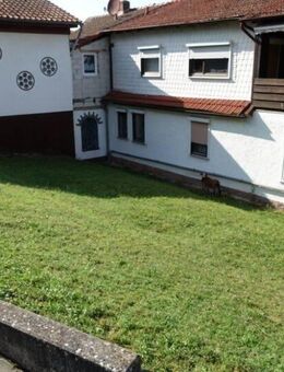 SINNTAL-JOSSA: Einfamilienhaus mit Scheune samt Garage und Grillplatz - Sinntal