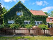 Zweifamilienhaus in Bestlage von Hohen Neuendorf - Großzügiges Grundstück, vielseitig nutzbar - Hohen Neuendorf