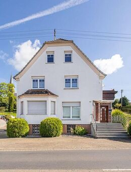 Großes Zweifamilienhaus mit Garage, Lagerraum und Innenhof in guter Lage von Oberlahr! - Oberlahr