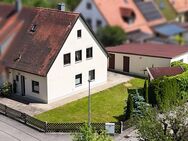 Sofort verfügbar: Gepflegte Doppelhaushälfte mit Ausbaupotential in Sossau, ruhige Lage, kurze Anbindung an Straubing - Straubing