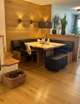 TOP ausgestattete, luxeriöse 4 Zimmer Maisonette ETW mit Garten und Pool - Hausham