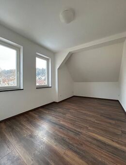 *Exklusiv* - Sanierte 3,5 Zimmer DG Wohnung Zentrumsnähe in 85072 Eichstätt - Eichstätt