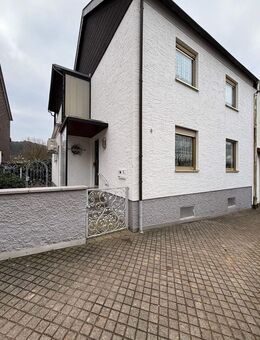 Charmantes Einfamilienhaus mit Wintergarten, Garten & Ausbaupotenzial - Saarbrücken