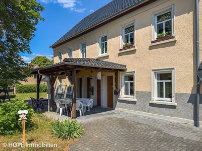 Mehrfamilienhaus mit 4 WE auf großem Grundstück