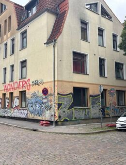 +++ im Herzen der KTV++ Balkon +++ 2 weitere Wohnungen im Verkauf+++ 5% Verzinsung++ demnächst Fernwärmeheizung++ - Rostock