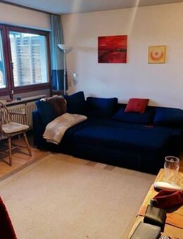 TOPLAGE: 3,5-Zi-Wohnung mit Terrasse, Einbauküche und 2 Carports im Grünen mit toller Bergsicht! - Heiligenberg