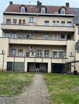Vielseitiges Mehrfamilienhaus mit Potenzial und Baugrundstück in Bous zu verkaufen - ein Traum für Investoren! - Großrosseln