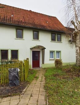 Sofortkauf-Angebot: Handwerker aufgepasst, Einfamilienhaus mit Scheune und großem Grundstück zu verkaufen - Vippachedelhausen