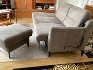 Sofa mit Schlaffunktion und Beistellhocker - Dresden