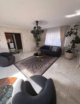 Ruhiggelegen; gemütliches und pflegeleichtes Einfamilienhaus mit Garten-Terrasse und großem Hobbyraum - Euskirchen