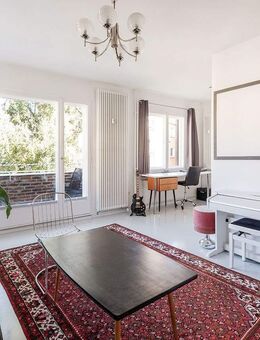 Helle Balkonwohnung im Kiez mit PKW-Stellplatz - Berlin