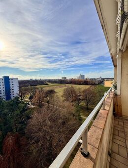 RESERVIERT - Seltene Gelegenheit 2-ZI-WHG mit Wohnküche - 8. Stock - U-Bahn & Nahversorgung um die Ecke! - München